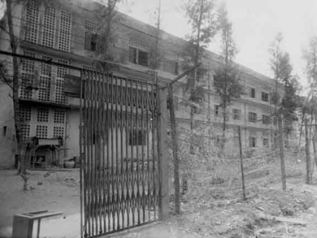 What were the factors that led the occurrence of the Cambodian Genocide from 1975 to 1979?  What ways did the Cambodian Genocide impact the lives of Cambodians?  
