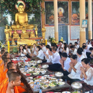 Cambodians cellebrating Pchum ben